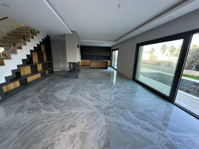 GİRNE/EDREMİT'TE EŞSİZ GÜZELLİKTE SATILIK 4+1 VİLLALAR-10