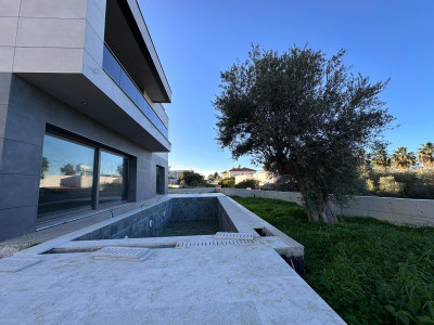 GİRNE/EDREMİT'TE EŞSİZ GÜZELLİKTE SATILIK 4+1 VİLLALAR-3