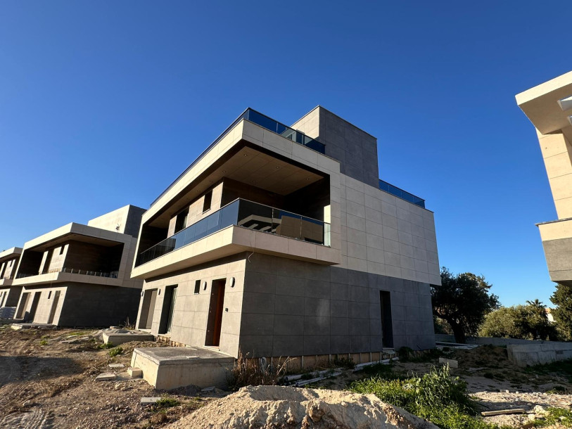 GİRNE/EDREMİT'TE EŞSİZ GÜZELLİKTE SATILIK 4+1 VİLLALAR-5