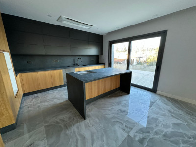 GİRNE/EDREMİT'TE EŞSİZ GÜZELLİKTE SATILIK 4+1 VİLLALAR-14