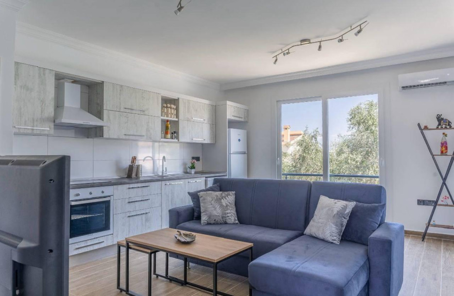 GİRNE/EDREMİT'TE SATILIK 1+1 PENTHOUSE-3
