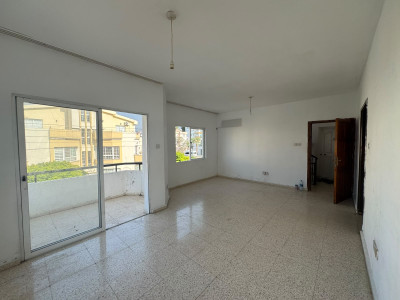 GİRNE/YUKARI GİRNE – SATILIK 3+1 DAİRE