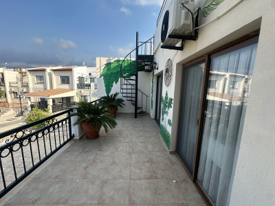 GİRNE/ESENTEPE SATILIK 2+1 DAİRE | HAVUZLU SİTE | ÇATI TERASLI | DENİZ MANZARALI-14
