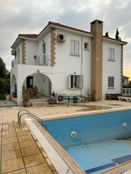 GİRNE/ESENTEPE'DE SATILIK 3+1 VİLLA-4