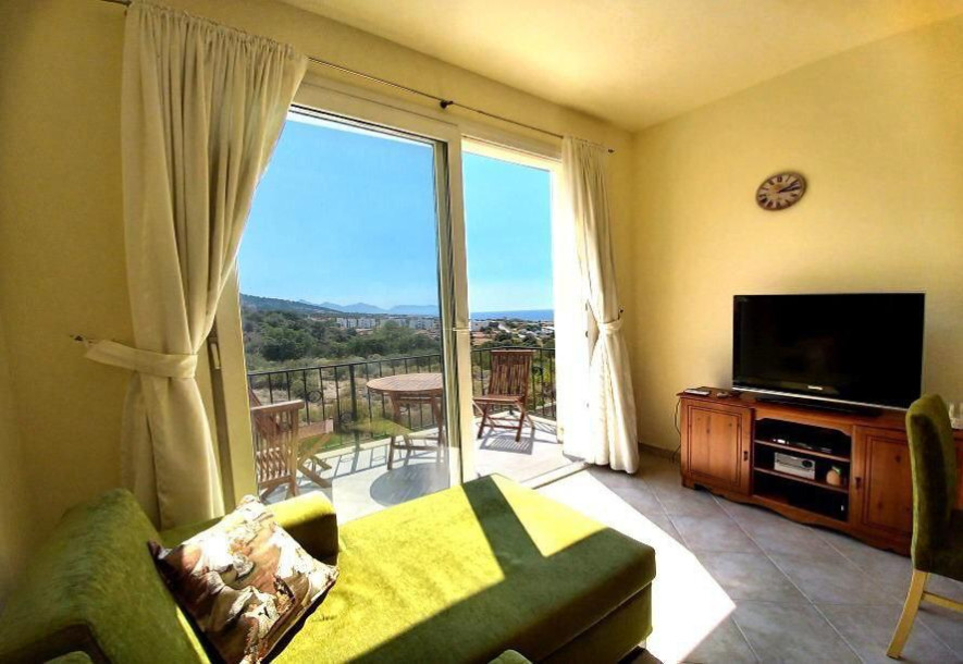 GİRNE/ESENTEPE'DE SATILIK 1+1 FUL EŞYALI PENTHOUSE-1