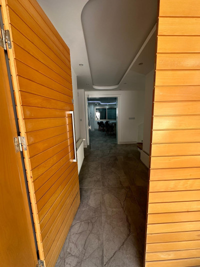 GİRNE/ESENTEPE’DE SATILIK ÖZEL HAVUZLU DENİZE SIFIR 3+1 VİLLA-12