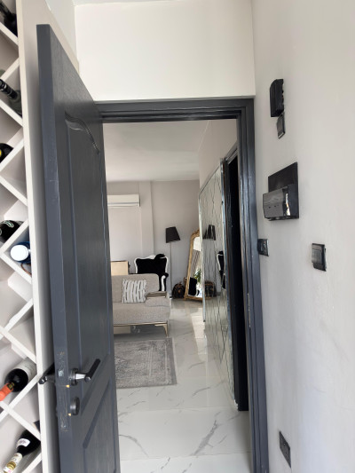 GİRNE MERKEZ – 20 TEMMUZ STADYUMU CADDESİ ÜZERİNDE SATILIK TİCARİ DAİRE-7