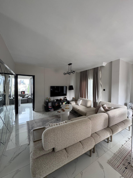 GİRNE MERKEZ – 20 TEMMUZ STADYUMU CADDESİ ÜZERİNDE SATILIK TİCARİ DAİRE-1