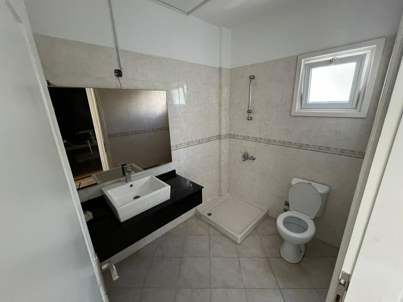 GİRNE MERKEZ GRAND PASHA HOTEL BÖLGESİNDE KİRALIK TİCARİ İZİNLİ VİLLA-17
