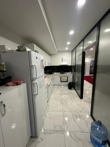 GİRNE MERKEZ’DE KİRALIK & SATILIK DÜKKAN 280 m2-16