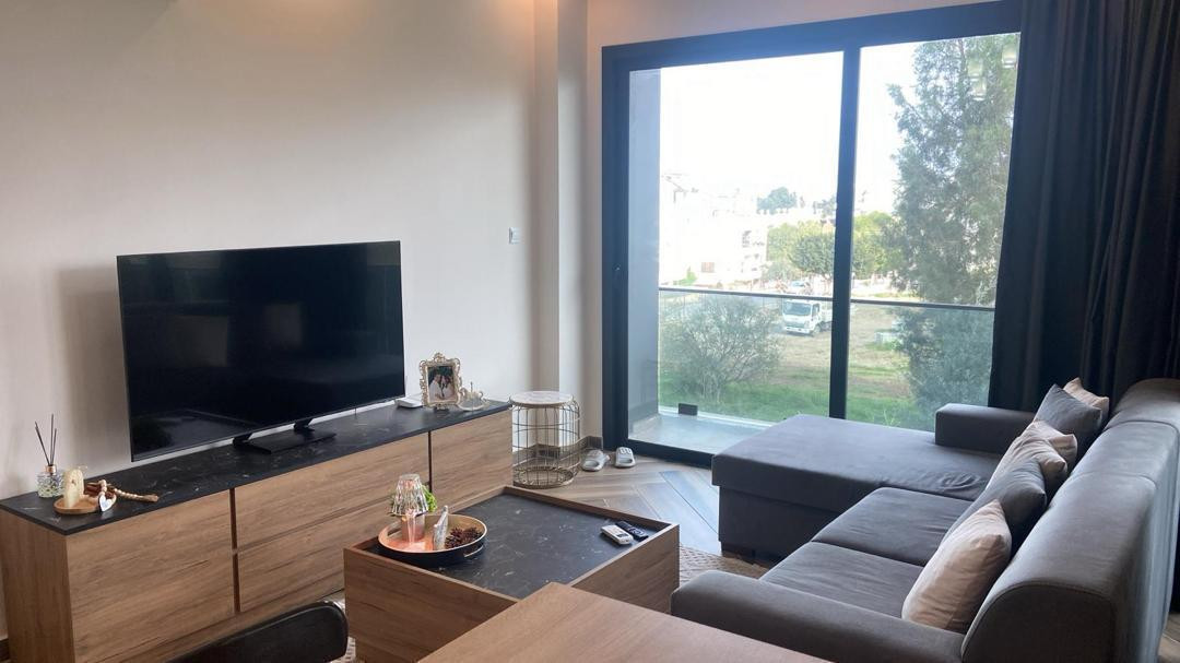 GİRNE MERKEZDE SATILIK LÜKS 2+1 DAİRE-2