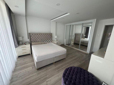 GİRNE MERKEZ'DE LÜKS SİTEDE SATILIK 3+1 DAİRE-8