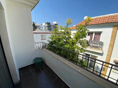 GİRNE MERKEZ – 20 TEMMUZ STADYUMU CADDESİ ÜZERİNDE SATILIK TİCARİ DAİRE