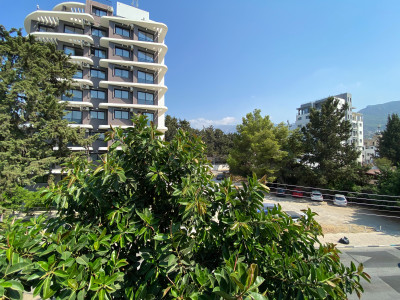 GİRNE MERKEZ – 20 TEMMUZ STADYUMU CADDESİ ÜZERİNDE SATILIK TİCARİ DAİRE
