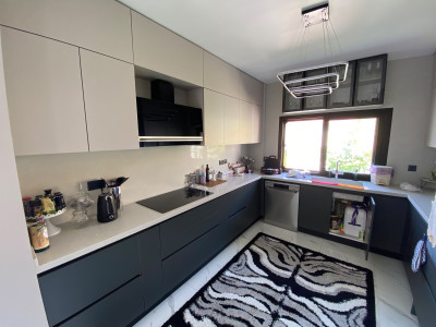 GİRNE MERKEZ – 20 TEMMUZ STADYUMU CADDESİ ÜZERİNDE SATILIK TİCARİ DAİRE