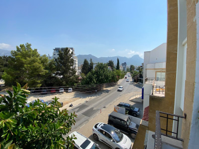 GİRNE MERKEZ – 20 TEMMUZ STADYUMU CADDESİ ÜZERİNDE SATILIK TİCARİ DAİRE