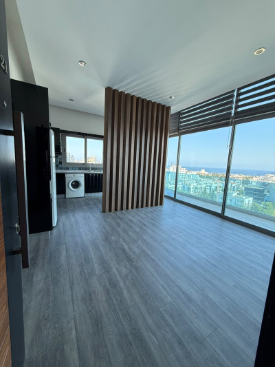 GİRNE MERKEZ – 9. KATTA DENİZ MANZARALI KİRALIK OFİS