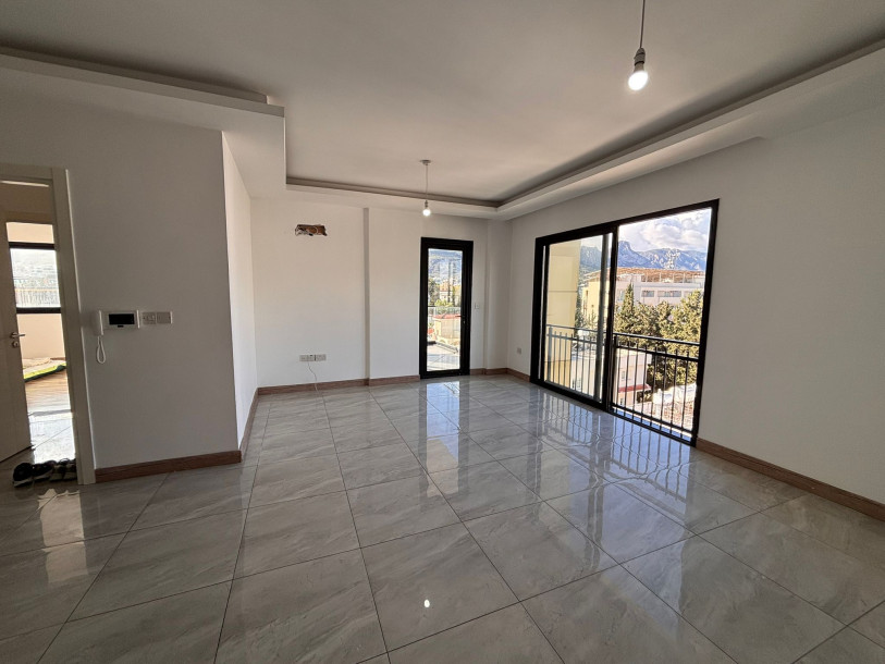GİRNE’DE KİRALIK LÜKS 2+1 DAİRE-2