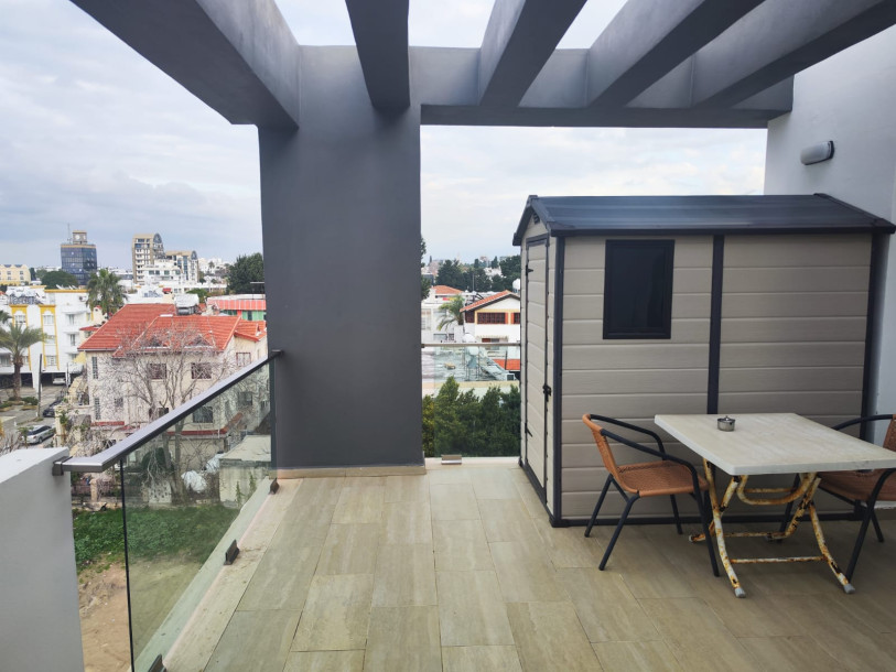 GİRNE MERKEZDE SATILIK 2+1 PENTHOUSE-4