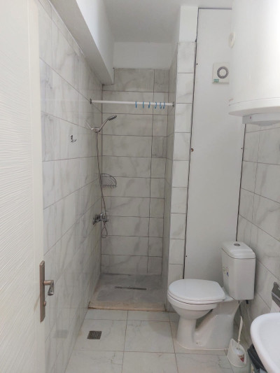 LEFKOŞA/GÖNYELİ BULVAR YOLU BÖLGESİNDE KİRALIK 1+1 DAİRE-6