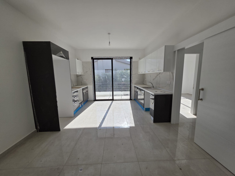 LEFKOŞA/GÖNYELİ’DE SATILIK 2+1 DAİRE – TÜRK TAPULU-2