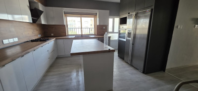 LEFKOŞA GÖNYELİ’DE KİRALIK 3+1 DAİRE FULL EŞYALI • GENİŞ VE FERAH • 130 M²-9