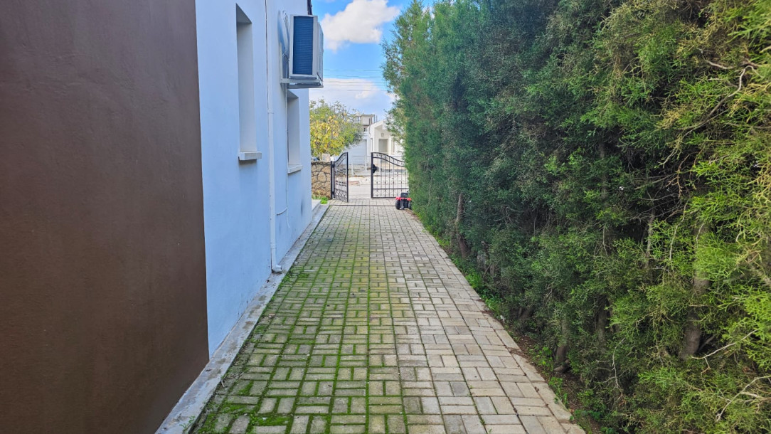 LEFKOŞA/GÖNYELİ' DE 3+1 KİRALIK VİLLA-22