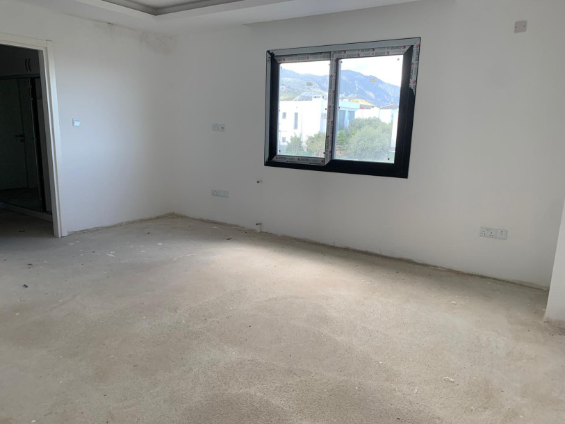 GİRNE/ALSANCAK HASAN UZUN PETROL BÖLGESİNDE SATILIK 4+1 ÖZEL HAVUZLU VİLLA-12