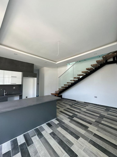 GİRNE MERKEZ'DE SATILIK 3+1 PENTHOUSE-13