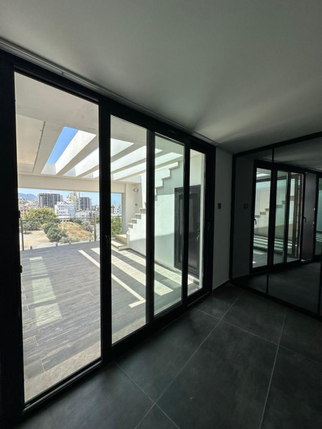 GİRNE MERKEZ'DE SATILIK 3+1 PENTHOUSE-12