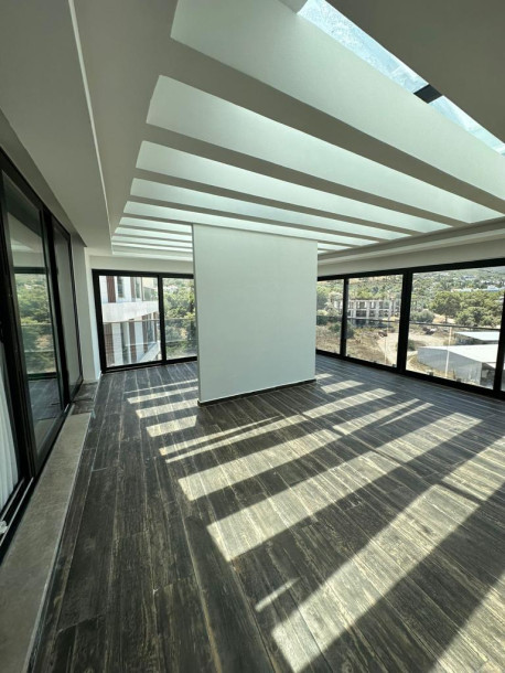 GİRNE MERKEZ'DE SATILIK 3+1 PENTHOUSE-3