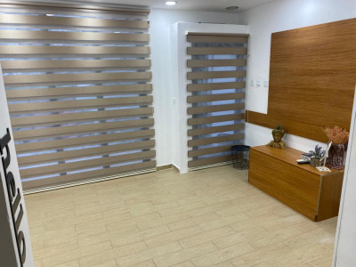 GİRNE MERKEZDE SATILIK DÜKKAN VE 3+1 DAİREDEN OLUŞAN KOMPLE BİNA-11