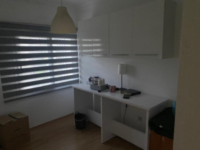 GİRNE MERKEZDE SATILIK DÜKKAN VE 3+1 DAİREDEN OLUŞAN KOMPLE BİNA-8