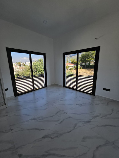 GİRNE/KARAOĞLANOĞLU'NDA SATILIK 4+1 VİLLA-14