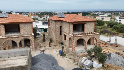 GİRNE/KARŞIYAKA – YAĞ DEĞİRMENİ YAKINI SATILIK 3+1 LÜKS VİLLALAR (PROJE)-9