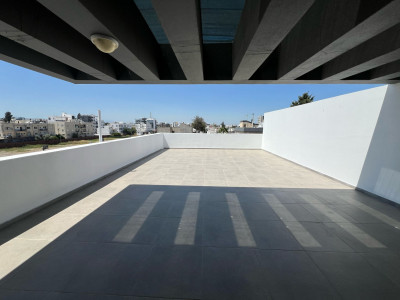 LEFKOŞA/KÜÇÜK KAYMAKLI'DA KİRALIK LÜKS 2+1 FUL EŞYALI PENTHOUSE-15