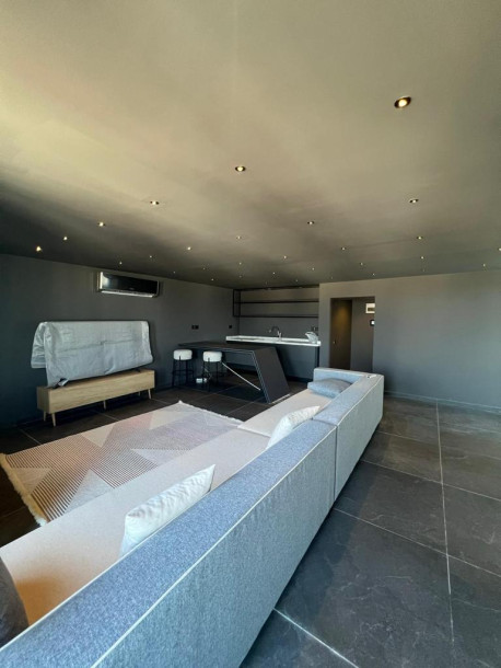 GİRNE MERKEZDE SATILIK 4+1 EŞYALI PENTHOUSE-10