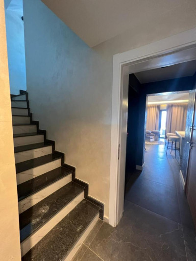 GİRNE MERKEZDE SATILIK 4+1 EŞYALI PENTHOUSE-13