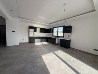 LEFKOŞA/KÜÇÜK KAYMAKLI MERKEZDE 2+1 PENTHOUSE KİRALIK-3