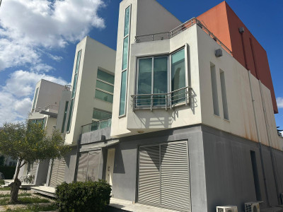 LEFKOŞA/KÜÇÜK KAYMAKLI'DA SATILIK KOMPLE BİNA-5