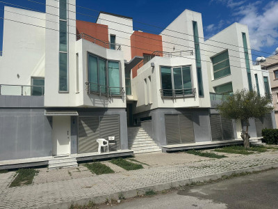 LEFKOŞA/KÜÇÜK KAYMAKLI'DA SATILIK KOMPLE BİNA-3