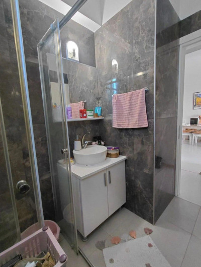 GİRNE /ALSANCAK'TA SATILIK 2+1 HAVUZLU SİTE İÇİNDE BAHÇELİ DAİRE-12