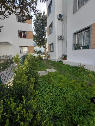 GİRNE /ALSANCAK'TA SATILIK 2+1 HAVUZLU SİTE İÇİNDE BAHÇELİ DAİRE-15