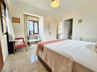 GİRNE / ÇATALKÖY’DE DENİZ MANZARALI KİRALIK 3+1 LÜKS VİLLA