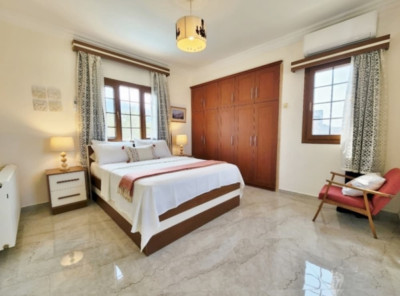 GİRNE / ÇATALKÖY’DE DENİZ MANZARALI KİRALIK 3+1 LÜKS VİLLA