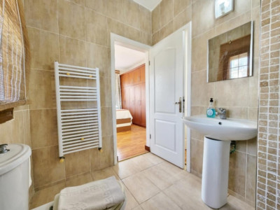 GİRNE / ÇATALKÖY’DE DENİZ MANZARALI KİRALIK 3+1 LÜKS VİLLA