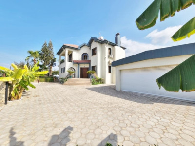 GİRNE / ÇATALKÖY’DE DENİZ MANZARALI KİRALIK 3+1 LÜKS VİLLA