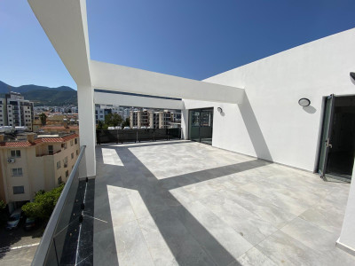 GİRNE MERKEZDE TÜRK KOÇANLI SATILIK 2+1 PENTHOUSE DAİRE