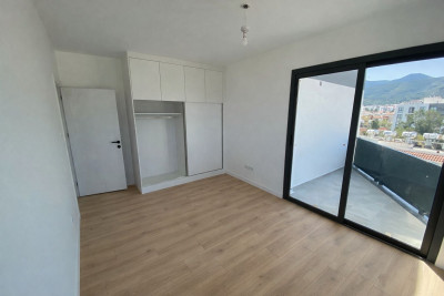 GİRNE MERKEZDE TÜRK KOÇANLI SATILIK 2+1 PENTHOUSE DAİRE