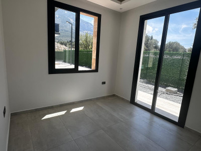 GİRNE LAPTA’DA SATILIK SIFIR 2+1 LÜKS DAİRE-9